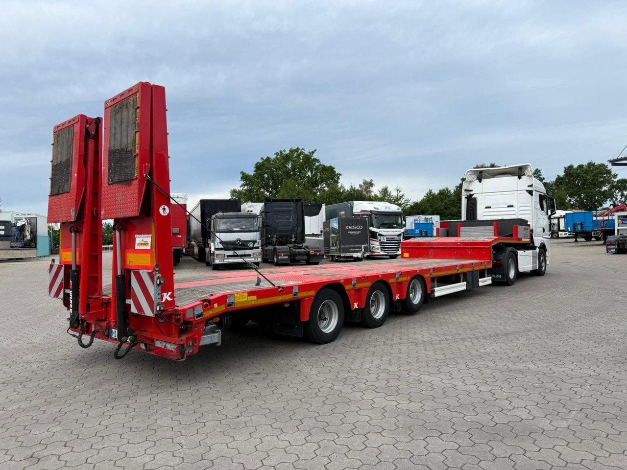 Kässbohrer K.SLS ECO Tieflader mit hydraulischen Rampen - Semirremolque góndola rebajadas: foto 2 Kässbohrer K.SLS ECO Tieflader mit hydraulischen Rampen - Semirremolque góndola rebajadas: foto 2