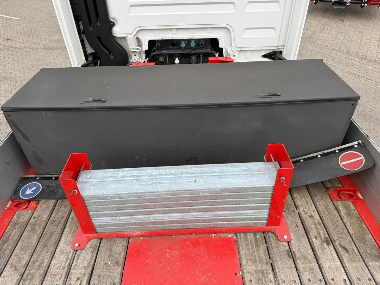 Leasing de Kässbohrer K.SLS ECO Tieflader mit hydraulischen Rampen Kässbohrer K.SLS ECO Tieflader mit hydraulischen Rampen: foto 7 Leasing de Kässbohrer K.SLS ECO Tieflader mit hydraulischen Rampen Kässbohrer K.SLS ECO Tieflader mit hydraulischen Rampen: foto 7
