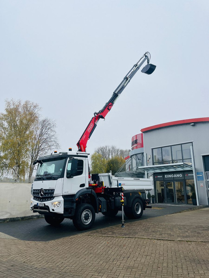 Mercedes-Benz Arocs 1835 4x4 Meiller Fassi F135 Kran Kipper - Camión volquete, Camión grúa: foto 4 Mercedes-Benz Arocs 1835 4x4 Meiller Fassi F135 Kran Kipper - Camión volquete, Camión grúa: foto 4