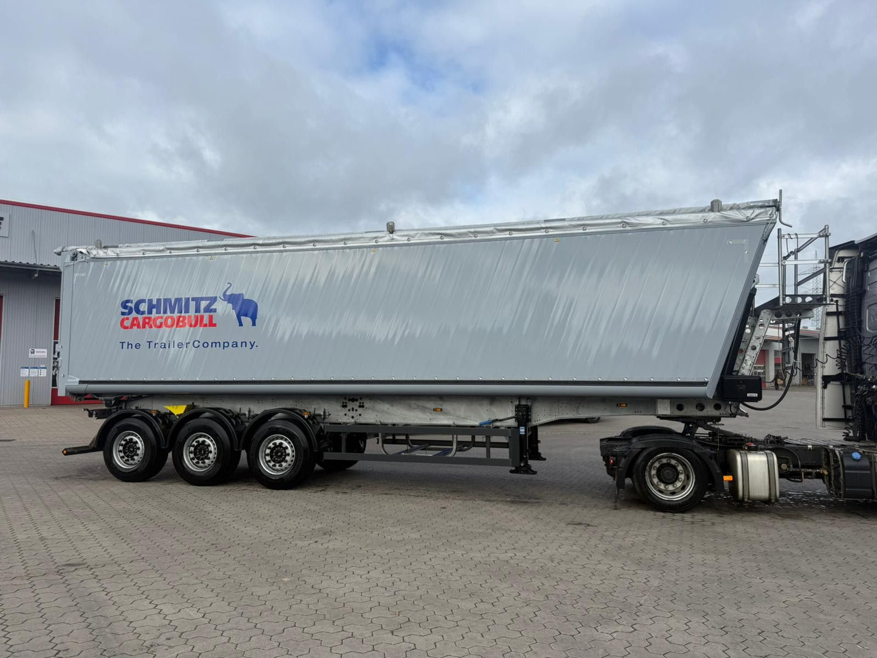 Schmitz Cargobull SCB S3D Alu Kipper 60m³ Fast Neuwertig OKUSLIDE - Semirremolque volquete: foto 4 Schmitz Cargobull SCB S3D Alu Kipper 60m³ Fast Neuwertig OKUSLIDE - Semirremolque volquete: foto 4