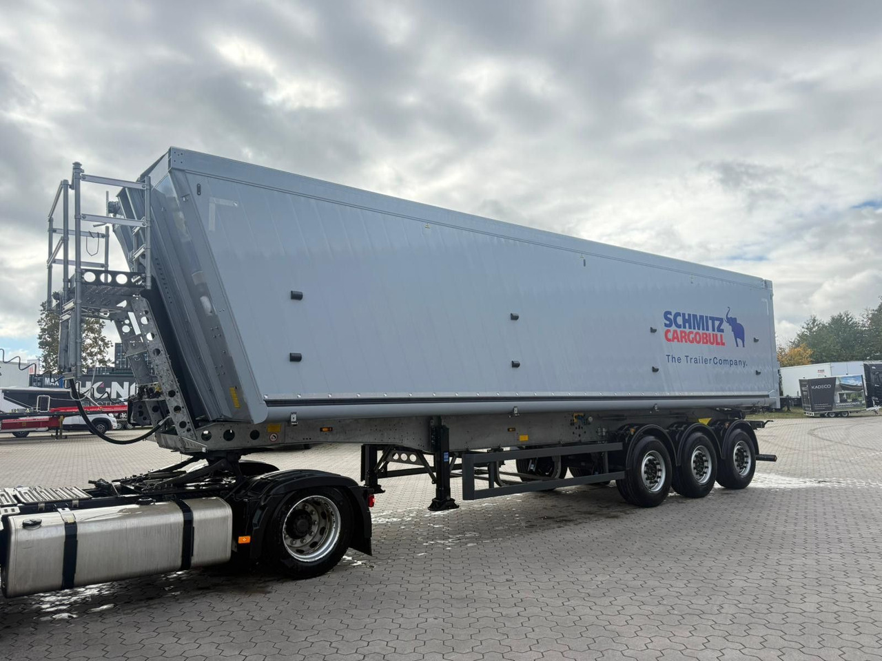 Schmitz Cargobull SCB S3D Alu Kipper 60m³ Fast Neuwertig OKUSLIDE - Semirremolque volquete: foto 2 Schmitz Cargobull SCB S3D Alu Kipper 60m³ Fast Neuwertig OKUSLIDE - Semirremolque volquete: foto 2