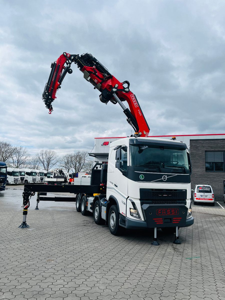 Volvo FH 500 8x4 Kran F820 RA2.27 Jib & Winde Sofort - Camión caja abierta, Camión grúa: foto 3 Volvo FH 500 8x4 Kran F820 RA2.27 Jib & Winde Sofort - Camión caja abierta, Camión grúa: foto 3