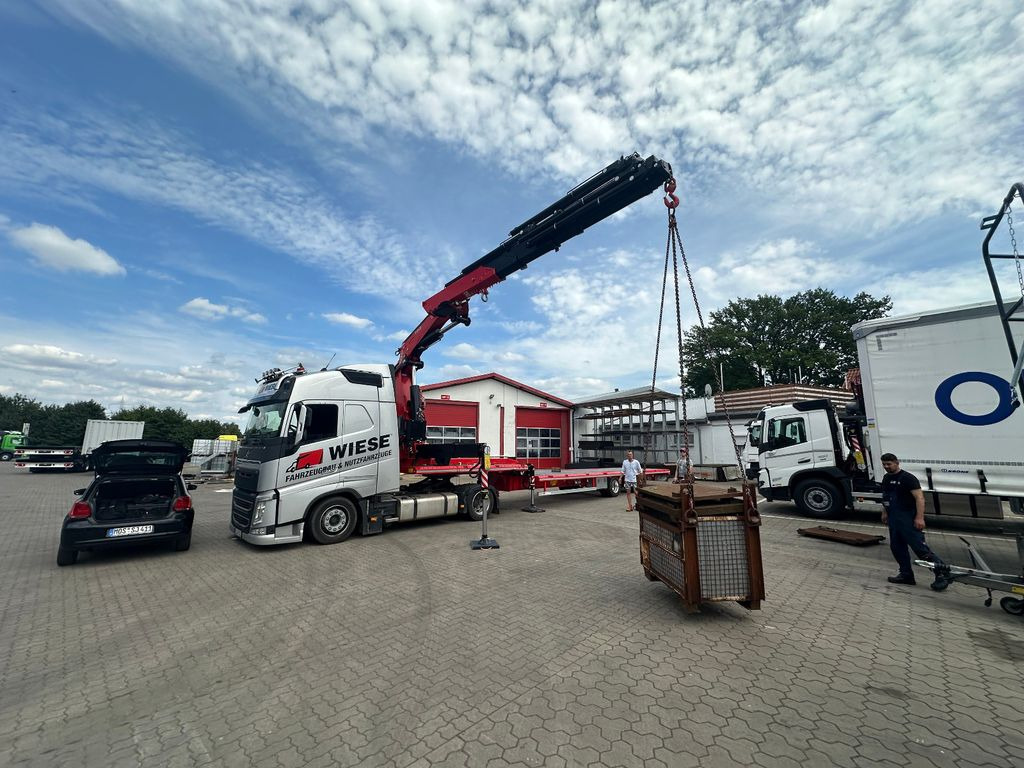 Wiese Stufensattel Tieflader mit Kran Fassi F545 Wiese Stufensattel Tieflader mit Kran Fassi F545 - Semirremolque plataforma/ Caja abierta: foto 2 Wiese Stufensattel Tieflader mit Kran Fassi F545 Wiese Stufensattel Tieflader mit Kran Fassi F545 - Semirremolque plataforma/ Caja abierta: foto 2
