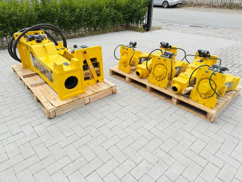 Epiroc ATLAS Copco MB750 - Martillo hidráulico para Maquinaria de construcción: foto 4 Epiroc ATLAS Copco MB750 - Martillo hidráulico para Maquinaria de construcción: foto 4