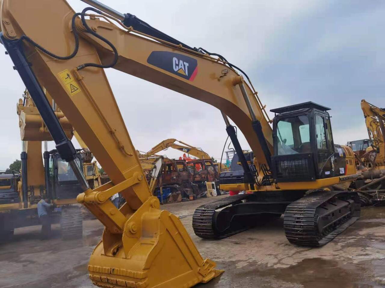 CATERPILLAR 329D - Excavadora de cadenas: foto 2 CATERPILLAR 329D - Excavadora de cadenas: foto 2