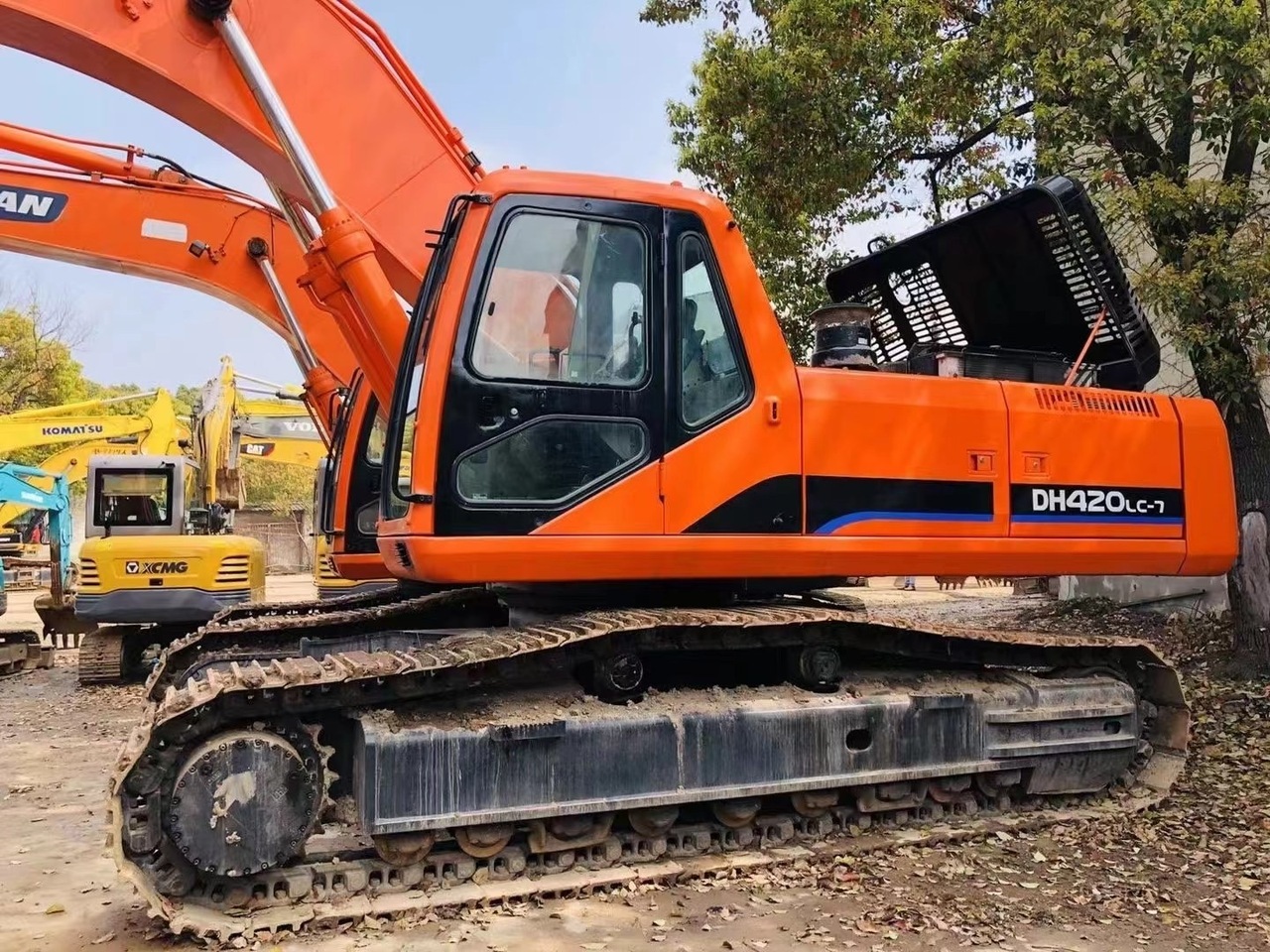 DOOSAN DH420LC-7 - Excavadora de cadenas: foto 1 DOOSAN DH420LC-7 - Excavadora de cadenas: foto 1