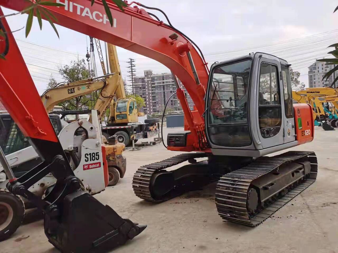 HITACHI EX120-5 - Excavadora de cadenas: foto 3 HITACHI EX120-5 - Excavadora de cadenas: foto 3