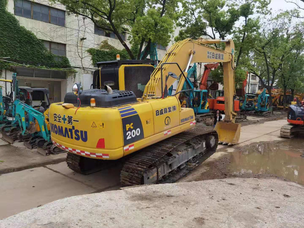 KOMATSU PC200-8 - Excavadora de cadenas: foto 4 KOMATSU PC200-8 - Excavadora de cadenas: foto 4