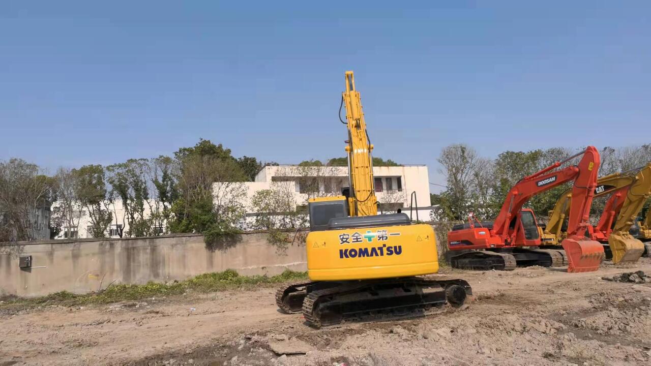 KOMATSU PC220-7 - Excavadora de cadenas: foto 3 KOMATSU PC220-7 - Excavadora de cadenas: foto 3