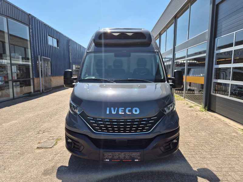 Iveco Daily 35S18 L4H3/ Fleischwagen/ Meattransport/ TK C 450 MAX/ Nr.2 - Furgoneta frigorifica: foto 4 Iveco Daily 35S18 L4H3/ Fleischwagen/ Meattransport/ TK C 450 MAX/ Nr.2 - Furgoneta frigorifica: foto 4