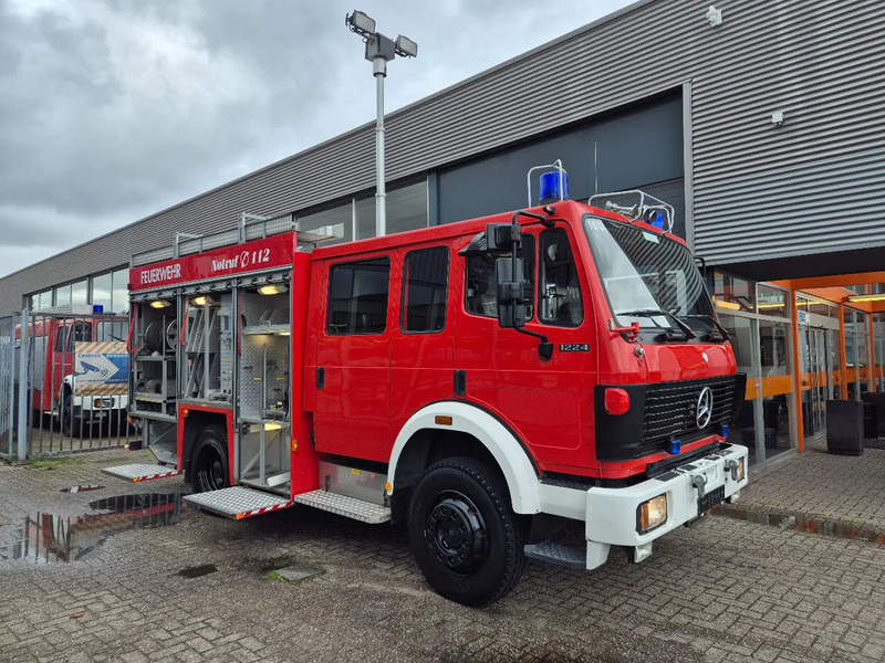 Mercedes-Benz SK 1224 4x4 FIRETRUCK/ FEUERWEHR/ 2400L TANK/ EXPEDITION - Camión de bomberos: foto 2 Mercedes-Benz SK 1224 4x4 FIRETRUCK/ FEUERWEHR/ 2400L TANK/ EXPEDITION - Camión de bomberos: foto 2