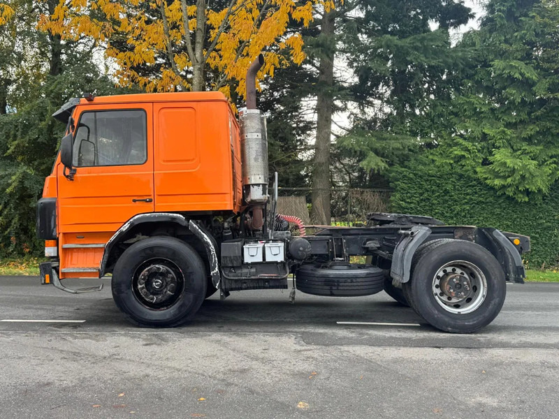 Scania P113-320 BIG AXLE FULL STEEL SPRING MANUAL GEARBOX - Cabeza tractora: foto 4 Scania P113-320 BIG AXLE FULL STEEL SPRING MANUAL GEARBOX - Cabeza tractora: foto 4