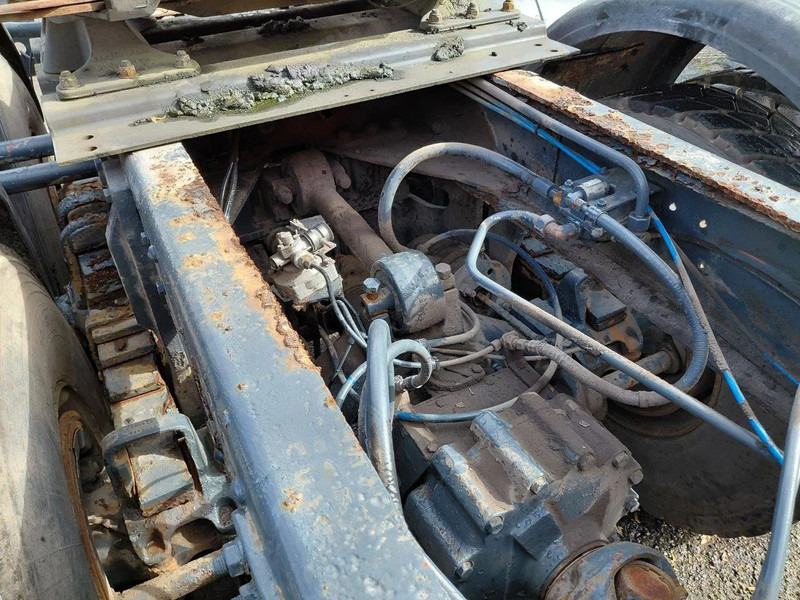 Scania P113-360 6x4 TRUCKHEAD FULL STEEL SPRING BIG AXLES - Cabeza tractora: foto 4 Scania P113-360 6x4 TRUCKHEAD FULL STEEL SPRING BIG AXLES - Cabeza tractora: foto 4