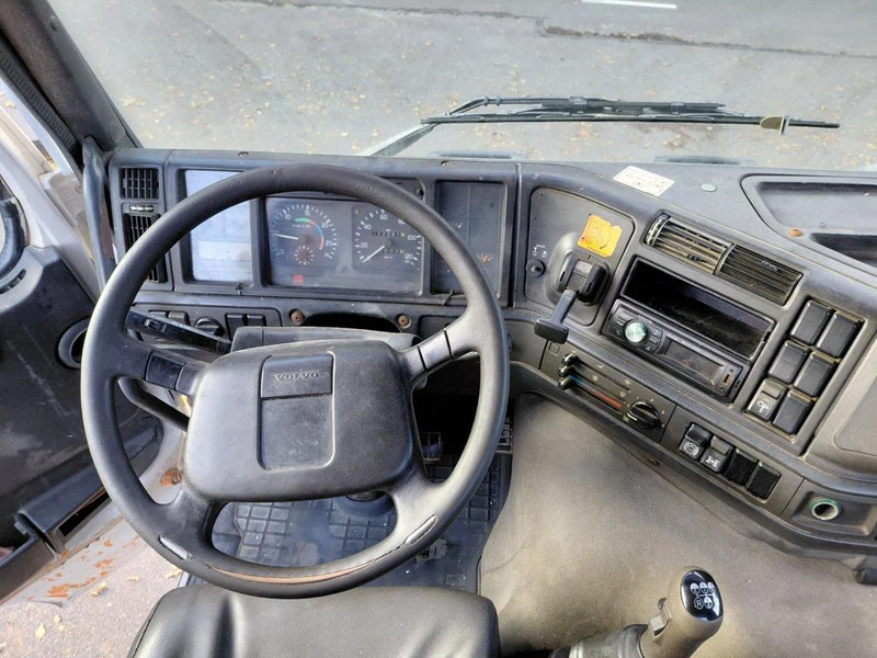 Camión hormigonera Volvo FM 12.340 8x4 Mixer Steel Suspension: foto 9 Camión hormigonera Volvo FM 12.340 8x4 Mixer Steel Suspension: foto 9