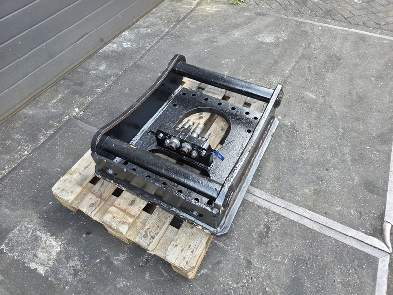 Fuchs fqc sennebogen adaptor plate FQC liebherr sennebogen fqc plate shear - Acoplamiento rápido para Maquinaria de construcción: foto 3 Fuchs fqc sennebogen adaptor plate FQC liebherr sennebogen fqc plate shear - Acoplamiento rápido para Maquinaria de construcción: foto 3