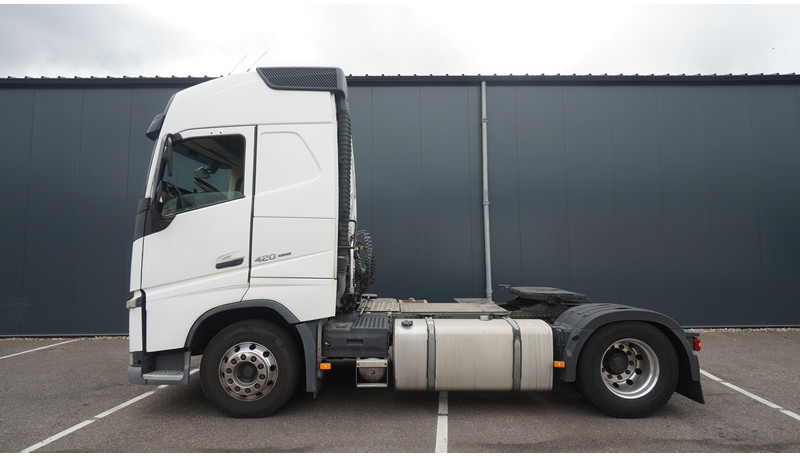 Volvo FH 420 GLOBETROTTER EURO 6 - Cabeza tractora: foto 1 Volvo FH 420 GLOBETROTTER EURO 6 - Cabeza tractora: foto 1