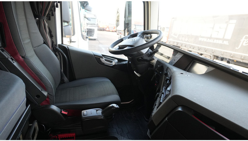 Volvo FH 460 EURO 6 GLOBETROTTER 647.800KM - Cabeza tractora: foto 5 Volvo FH 460 EURO 6 GLOBETROTTER 647.800KM - Cabeza tractora: foto 5