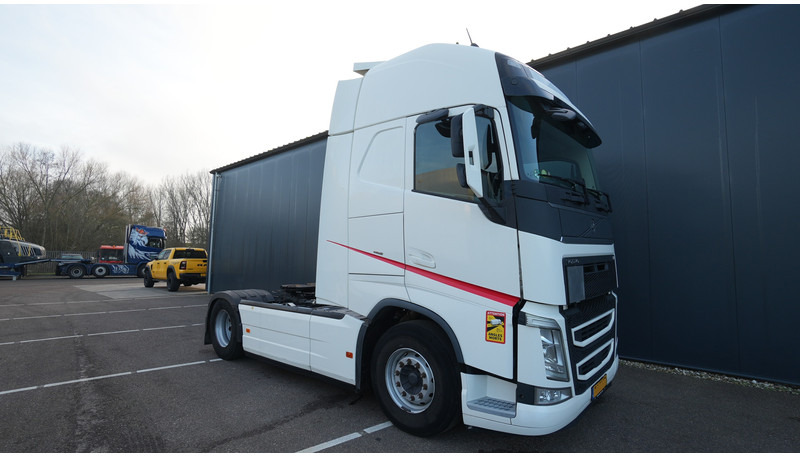 Volvo FH 460 EURO 6 GLOBETROTTER 690.000KM - Cabeza tractora: foto 4 Volvo FH 460 EURO 6 GLOBETROTTER 690.000KM - Cabeza tractora: foto 4