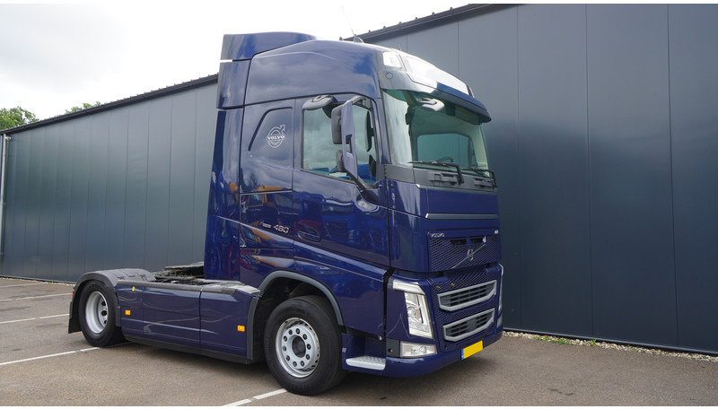 Volvo FH 460 GLOBETROTTER EURO 6 629.000KM - Cabeza tractora: foto 3 Volvo FH 460 GLOBETROTTER EURO 6 629.000KM - Cabeza tractora: foto 3