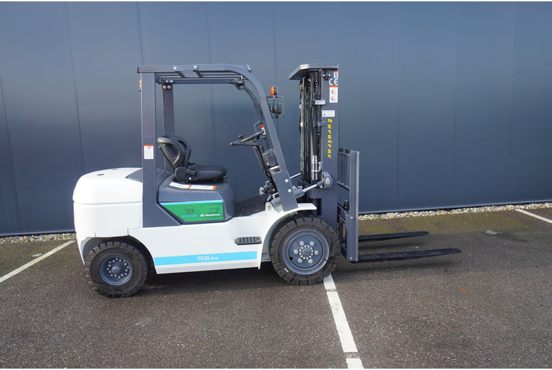 Eurotrac FE 30 ECO ELECTRIC FORKLIFT - Maquinaria de construcción: foto 3 Eurotrac FE 30 ECO ELECTRIC FORKLIFT - Maquinaria de construcción: foto 3