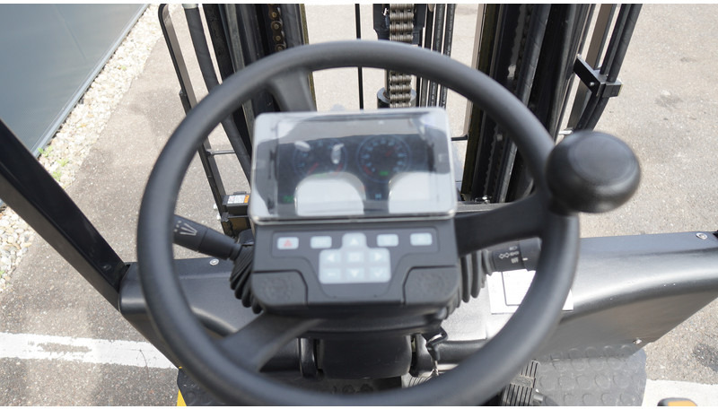 Eurotrac FE18-S 1.8 TON TRIPLEX 3-STAGE NEW FORKLIFT - Maquinaria de construcción: foto 5 Eurotrac FE18-S 1.8 TON TRIPLEX 3-STAGE NEW FORKLIFT - Maquinaria de construcción: foto 5