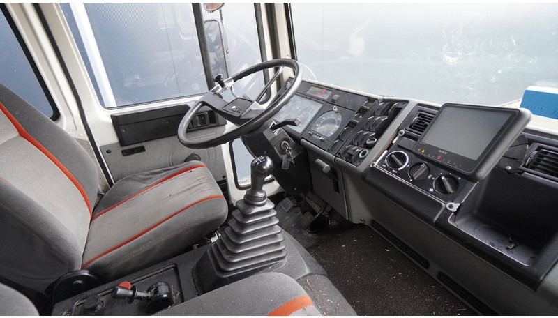 Leasing de Volvo FL 6-9 HORSE TRANSPORT 341.000KM MANUAL GEARBOX Volvo FL 6-9 HORSE TRANSPORT 341.000KM MANUAL GEARBOX: foto 6 Leasing de Volvo FL 6-9 HORSE TRANSPORT 341.000KM MANUAL GEARBOX Volvo FL 6-9 HORSE TRANSPORT 341.000KM MANUAL GEARBOX: foto 6