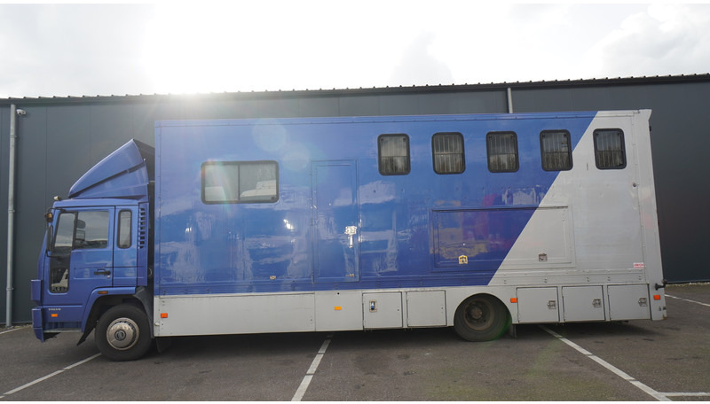 Volvo FL 6-9 HORSE TRANSPORT 341.000KM MANUAL GEARBOX - Camión para caballos: foto 1 Volvo FL 6-9 HORSE TRANSPORT 341.000KM MANUAL GEARBOX - Camión para caballos: foto 1