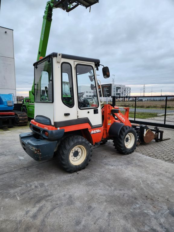 Kubota R420 - Cargadora de ruedas: foto 4 Kubota R420 - Cargadora de ruedas: foto 4