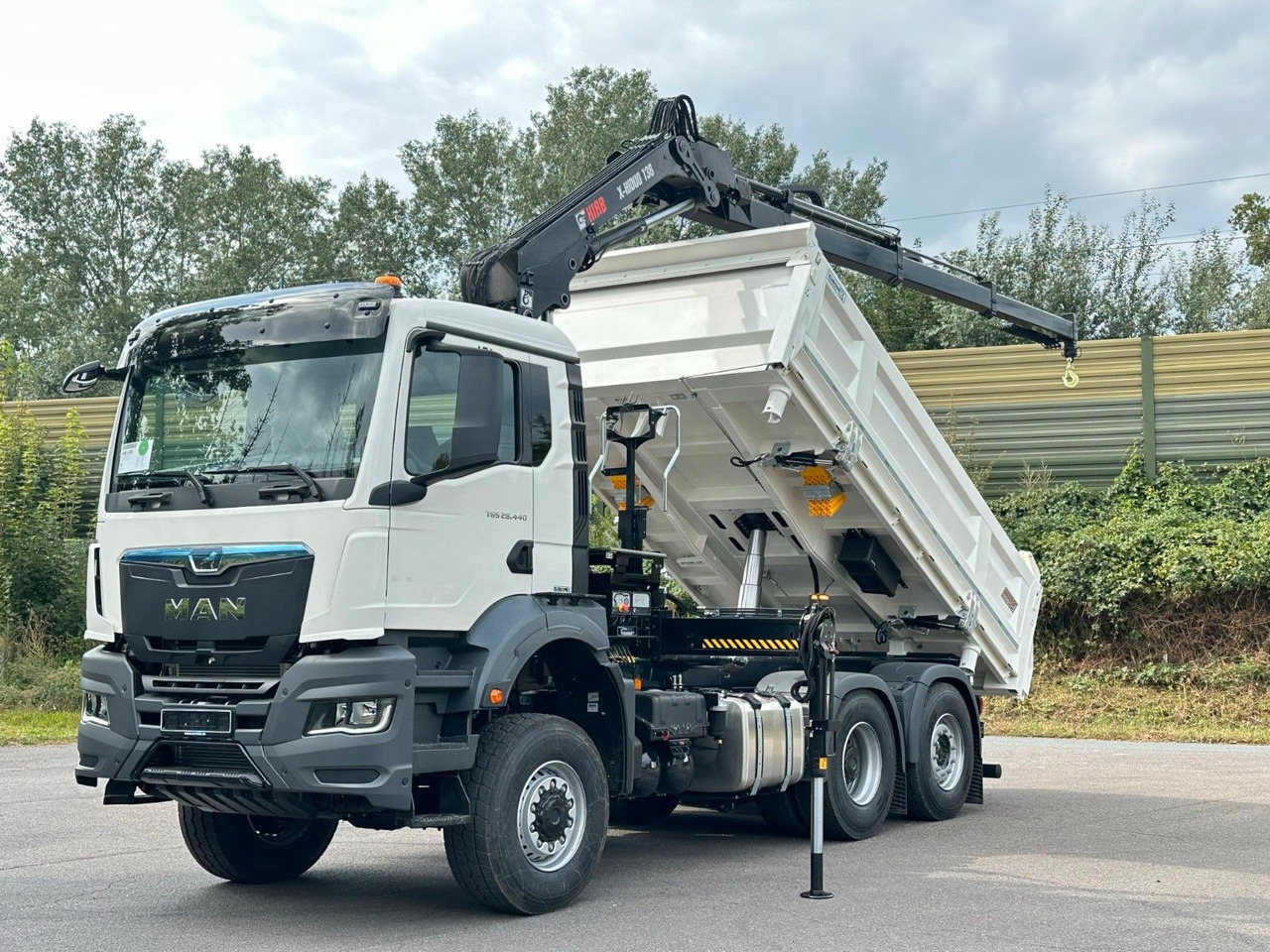 MAN TGS 28.440 6x4-4/3-Seiten- Kipper / Hiab 138-3 MAN TGS 28.440 6x4-4/3-Seiten- Kipper / Hiab 138-3 - Camión volquete, Camión grúa: foto 1 MAN TGS 28.440 6x4-4/3-Seiten- Kipper / Hiab 138-3 MAN TGS 28.440 6x4-4/3-Seiten- Kipper / Hiab 138-3 - Camión volquete, Camión grúa: foto 1