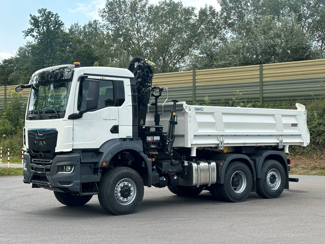 MAN TGS 28.440 6x4-4/3-Seiten- Kipper / Hiab 138-3 MAN TGS 28.440 6x4-4/3-Seiten- Kipper / Hiab 138-3 - Camión volquete, Camión grúa: foto 4 MAN TGS 28.440 6x4-4/3-Seiten- Kipper / Hiab 138-3 MAN TGS 28.440 6x4-4/3-Seiten- Kipper / Hiab 138-3 - Camión volquete, Camión grúa: foto 4