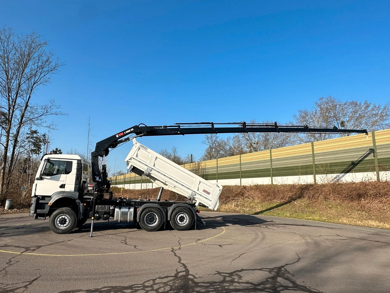 MAN TGS 28.440 6x4-4/3-Seiten- Kipper / Hiab 228-6 - Camión volquete, Camión grúa: foto 3 MAN TGS 28.440 6x4-4/3-Seiten- Kipper / Hiab 228-6 - Camión volquete, Camión grúa: foto 3