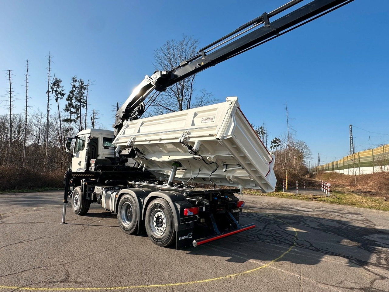 MAN TGS 28.440 6x4-4/3-Seiten- Kipper / Hiab 228-6 - Camión volquete, Camión grúa: foto 4 MAN TGS 28.440 6x4-4/3-Seiten- Kipper / Hiab 228-6 - Camión volquete, Camión grúa: foto 4