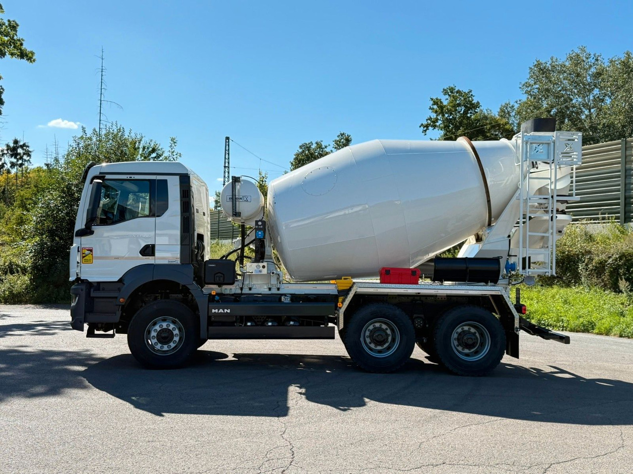 MAN TGS 33.440 / 6X4 Euro6e Euromix MTP EM 7 L - Camión hormigonera: foto 4 MAN TGS 33.440 / 6X4 Euro6e Euromix MTP EM 7 L - Camión hormigonera: foto 4