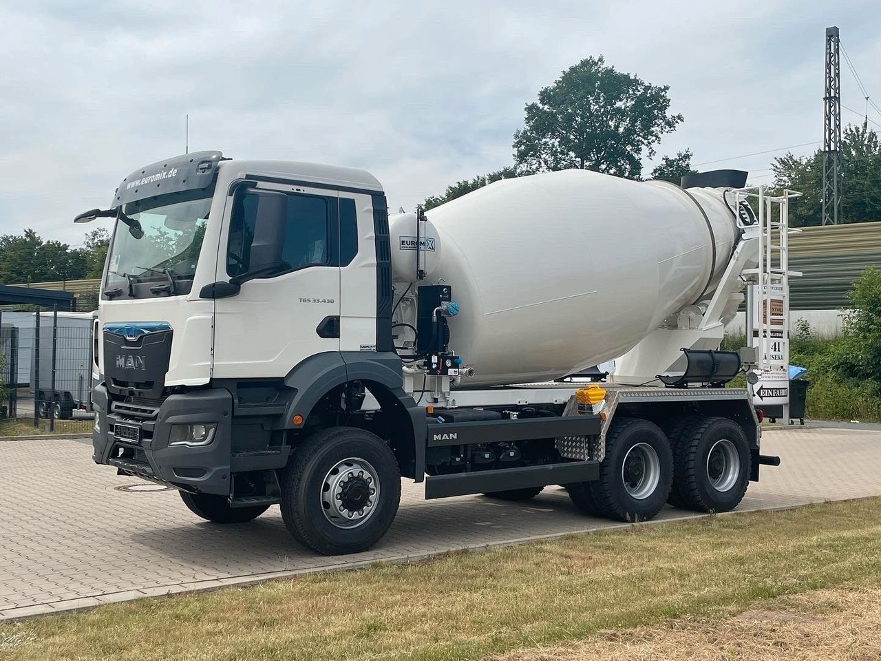 MAN TGS 33.440 / 6X6 Euro6e Euromix MTP EM 7 L - Camión hormigonera: foto 3 MAN TGS 33.440 / 6X6 Euro6e Euromix MTP EM 7 L - Camión hormigonera: foto 3