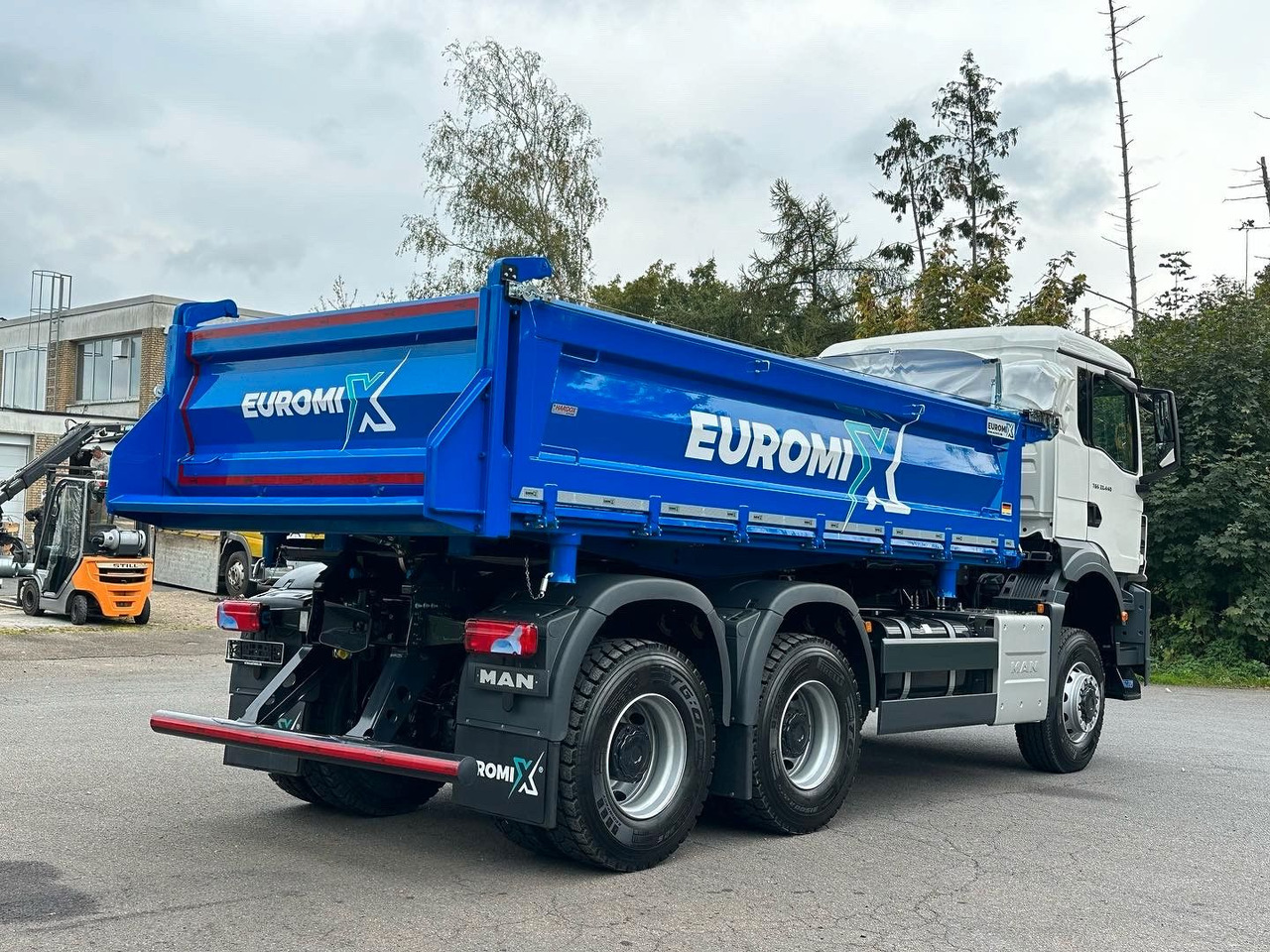 MAN TGS 33.440 6x6 /Euro6 3-Seiten-Kipper EuromixMTP - Camión volquete: foto 5 MAN TGS 33.440 6x6 /Euro6 3-Seiten-Kipper EuromixMTP - Camión volquete: foto 5