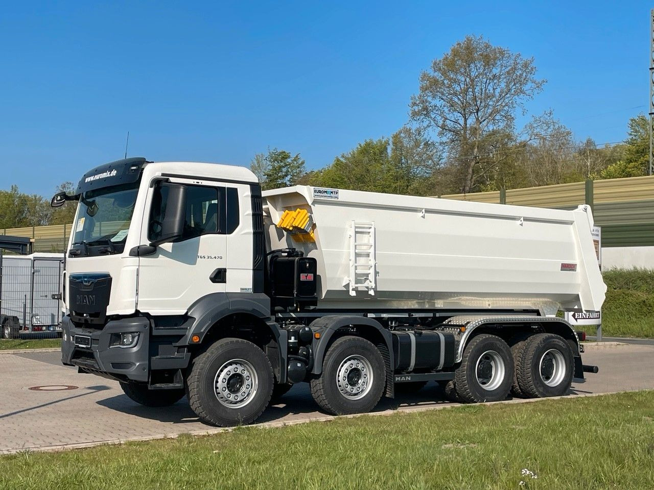 MAN TGS 35.470 BB 8X4 Mulden Kipper 10X Vorhanden - Camión volquete: foto 4 MAN TGS 35.470 BB 8X4 Mulden Kipper 10X Vorhanden - Camión volquete: foto 4