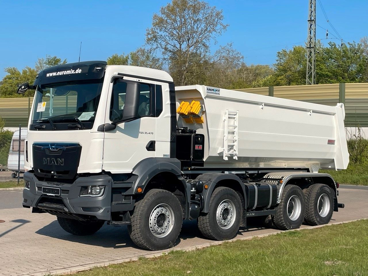 MAN TGS 35.470 BB 8X4 Mulden Kipper 10X Vorhanden - Camión volquete: foto 1 MAN TGS 35.470 BB 8X4 Mulden Kipper 10X Vorhanden - Camión volquete: foto 1