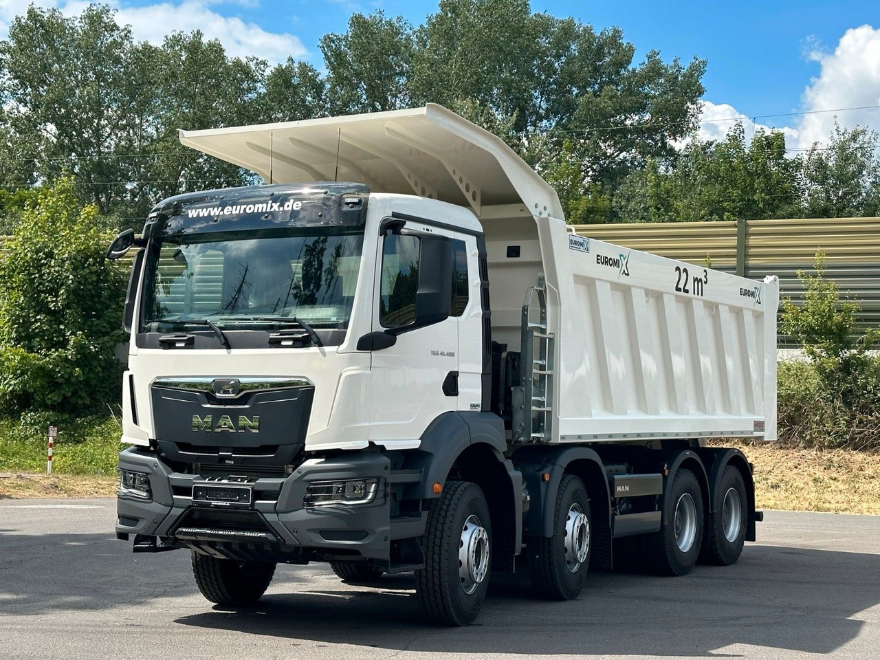 MAN TGS 41.440 8x4 EuromixMTP 22m³ Eckige Mulde - Camión volquete: foto 2 MAN TGS 41.440 8x4 EuromixMTP 22m³ Eckige Mulde - Camión volquete: foto 2