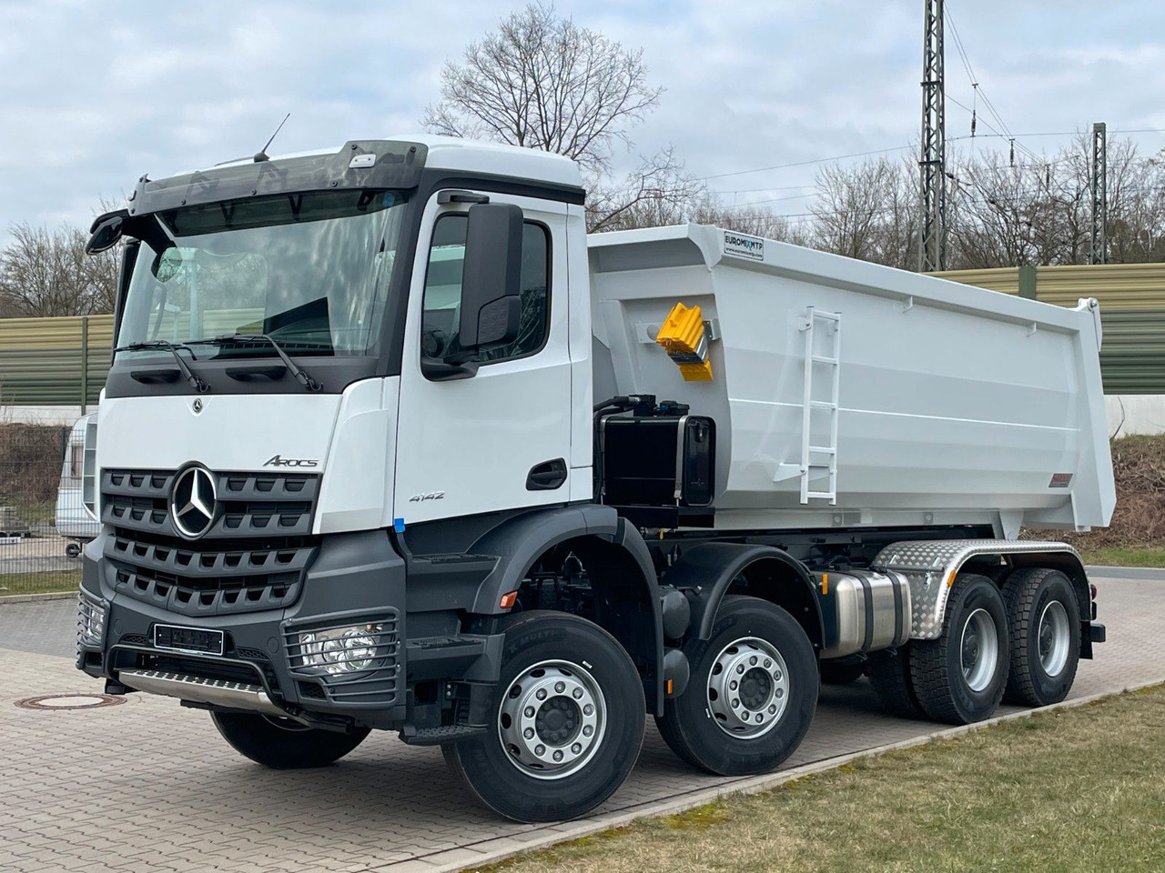 Mercedes-Benz 4142 8X4 Mulden- Kipper - EuromixMTP - Camión volquete: foto 1 Mercedes-Benz 4142 8X4 Mulden- Kipper - EuromixMTP - Camión volquete: foto 1