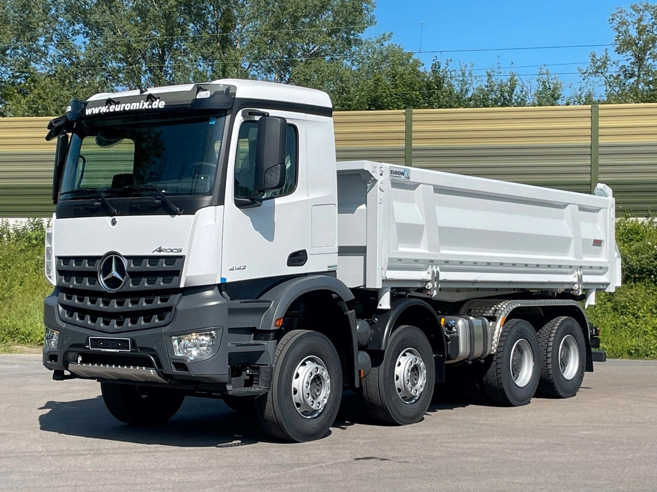 Mercedes-Benz 4145 8X4 Euromix EMT 3-Seiten-Kipper - Camión volquete: foto 1 Mercedes-Benz 4145 8X4 Euromix EMT 3-Seiten-Kipper - Camión volquete: foto 1