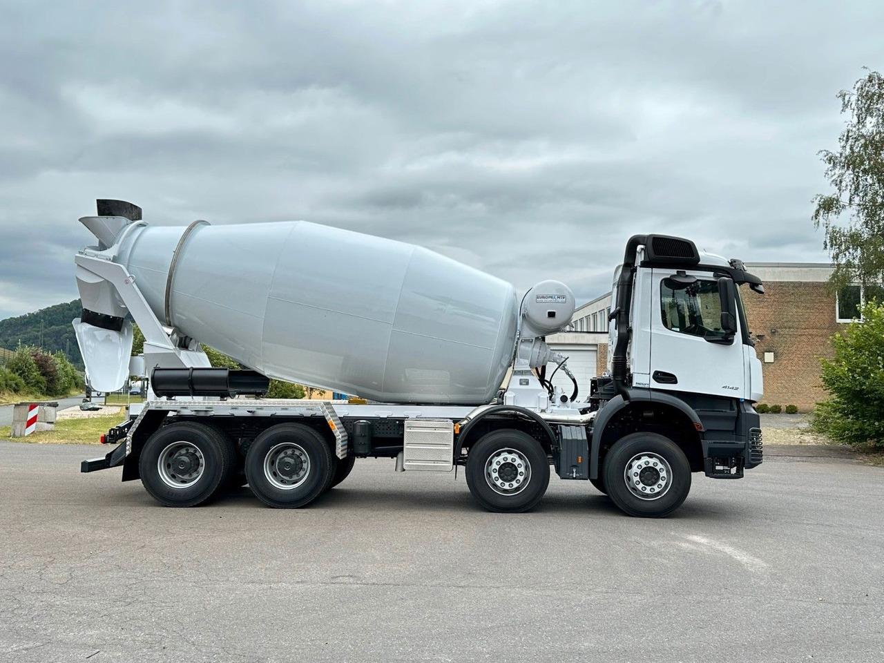 Leasing de  Mercedes-Benz AROCS 5  4142 B 8X4 Euro 3 EuromixMTP EM 10 Mercedes-Benz AROCS 5  4142 B 8X4 Euro 3 EuromixMTP EM 10: foto 8