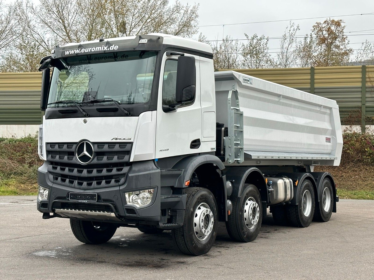 Mercedes-Benz AROCS 5 4145 8X4 E6e EuromixMTP 18m³ Kipper - Camión volquete: foto 2 Mercedes-Benz AROCS 5 4145 8X4 E6e EuromixMTP 18m³ Kipper - Camión volquete: foto 2