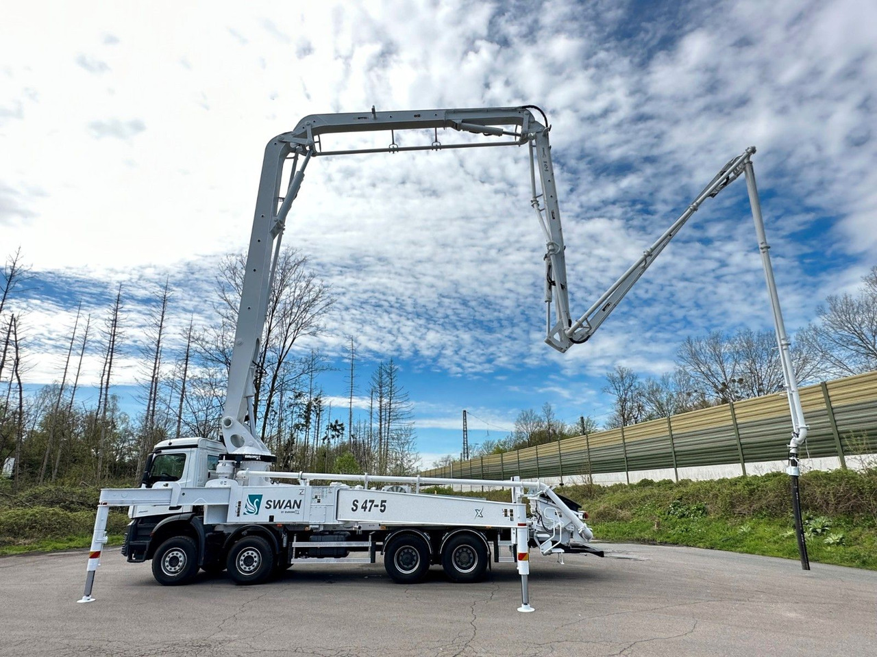 Mercedes-Benz Arocs 5 4542 8x4 SWAN TSP 47-5 160RZ ( 47m ) - Bomba de hormigón: foto 5 Mercedes-Benz Arocs 5 4542 8x4 SWAN TSP 47-5 160RZ ( 47m ) - Bomba de hormigón: foto 5