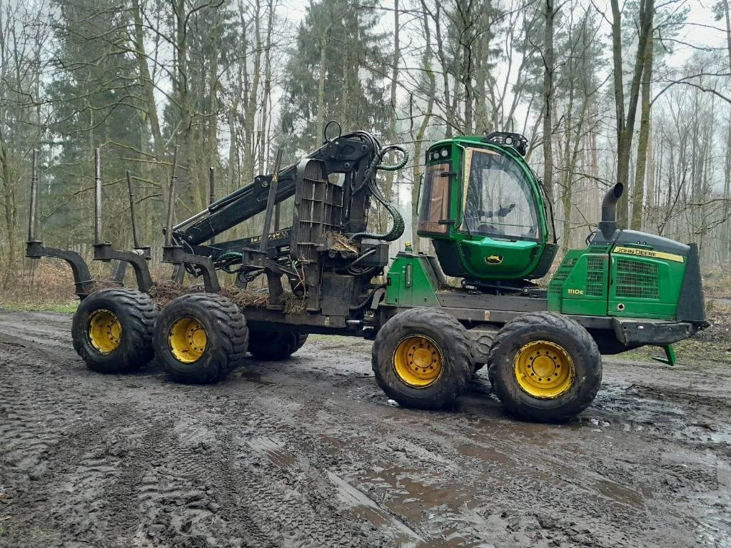 John Deere 1110 E - Autocargador: foto 2 John Deere 1110 E - Autocargador: foto 2