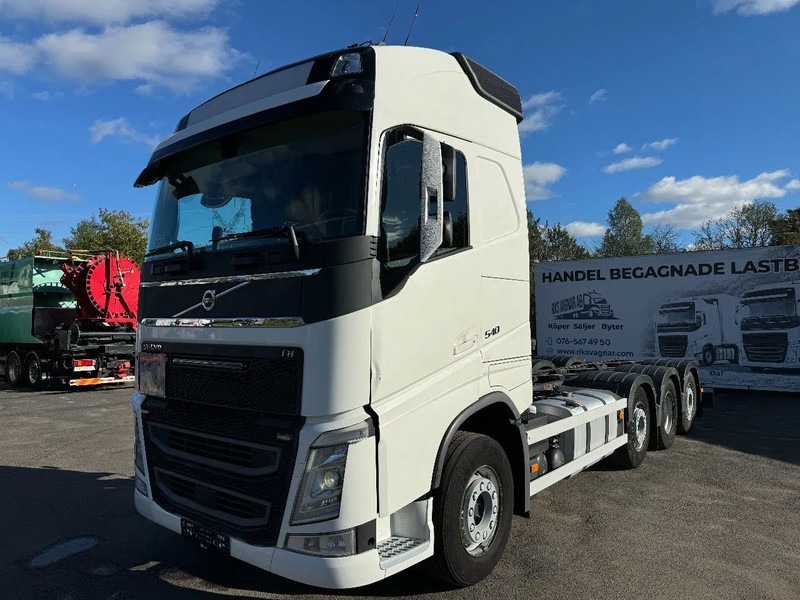 Volvo FH 540 8x2*4, ADR, Euro 6, Chassi (ex. Tank-truck), 2018 - Camión chasis: foto 3 Volvo FH 540 8x2*4, ADR, Euro 6, Chassi (ex. Tank-truck), 2018 - Camión chasis: foto 3