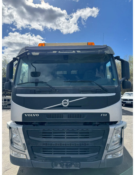 Volvo FM 370 6x2*4, 8m3 Mixer with Hyrdaulic slide, 2016 - Camión hormigonera: foto 2 Volvo FM 370 6x2*4, 8m3 Mixer with Hyrdaulic slide, 2016 - Camión hormigonera: foto 2