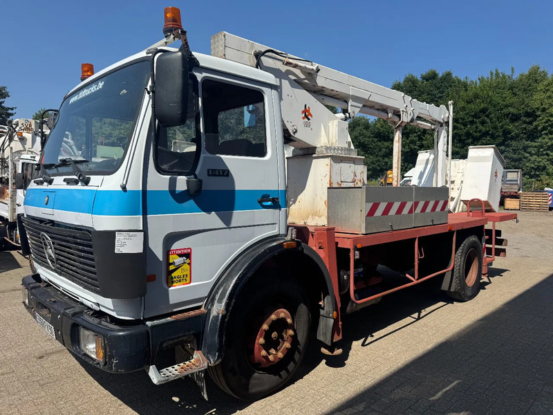 Camión Mercedes-Benz 1417 **6CYL-17.7M SKYLIFT-VERRY GOOD SHAPE**: foto 1