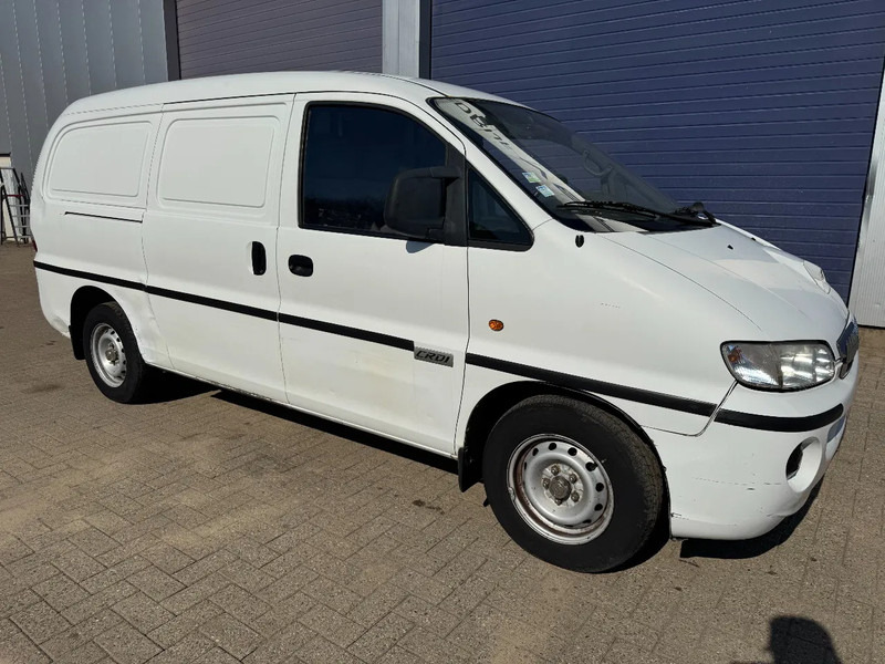 Hyundai H200 - Furgón: foto 3 Hyundai H200 - Furgón: foto 3