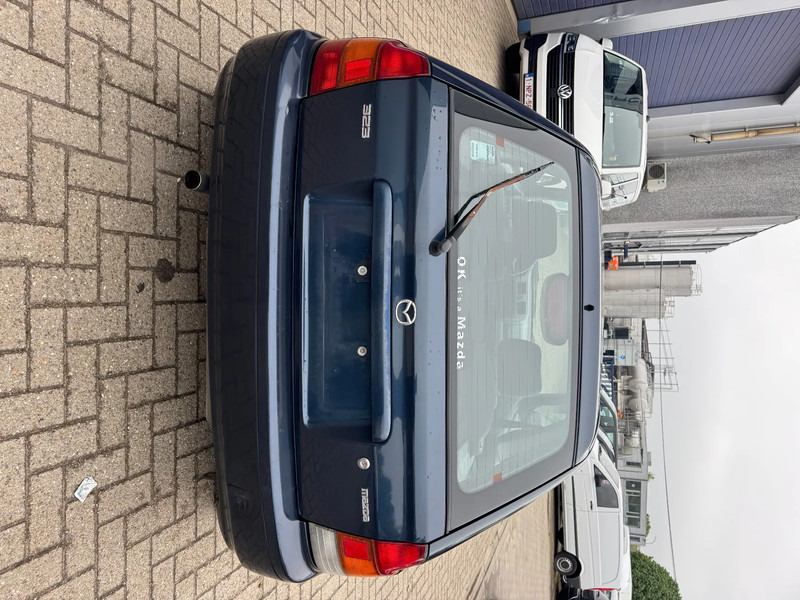Mazda 323 **PETROL-ESSENCE-BELGIUM CAR** - Sedan: foto 5 Mazda 323 **PETROL-ESSENCE-BELGIUM CAR** - Sedan: foto 5