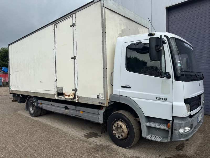 Mercedes-Benz Atego 1218 **MANUAL GEARBOX-STEEL SUSPENSION** - Camión caja cerrada: foto 3 Mercedes-Benz Atego 1218 **MANUAL GEARBOX-STEEL SUSPENSION** - Camión caja cerrada: foto 3